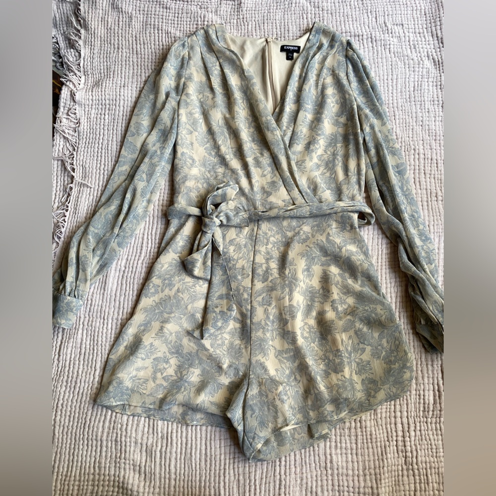 Express Blue and Cream floral Romper size XS